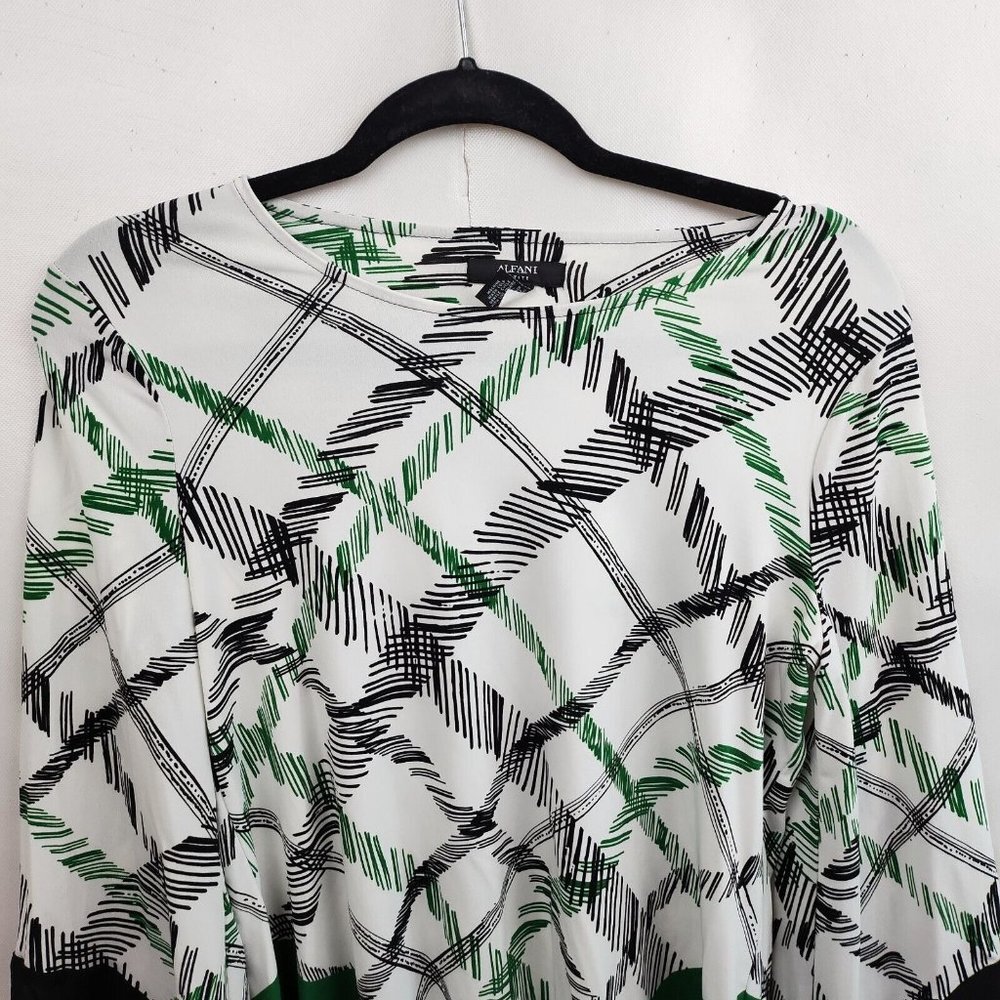 Alfani White Black Angled Hem Stretch Knit Flared Sleeve Blouse Top PM - Picture 2 of 7